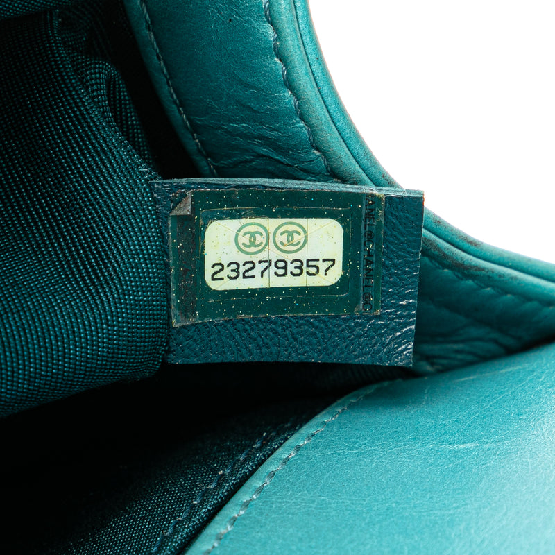 Small Bicolor Shearling Boy Flap - Image 6