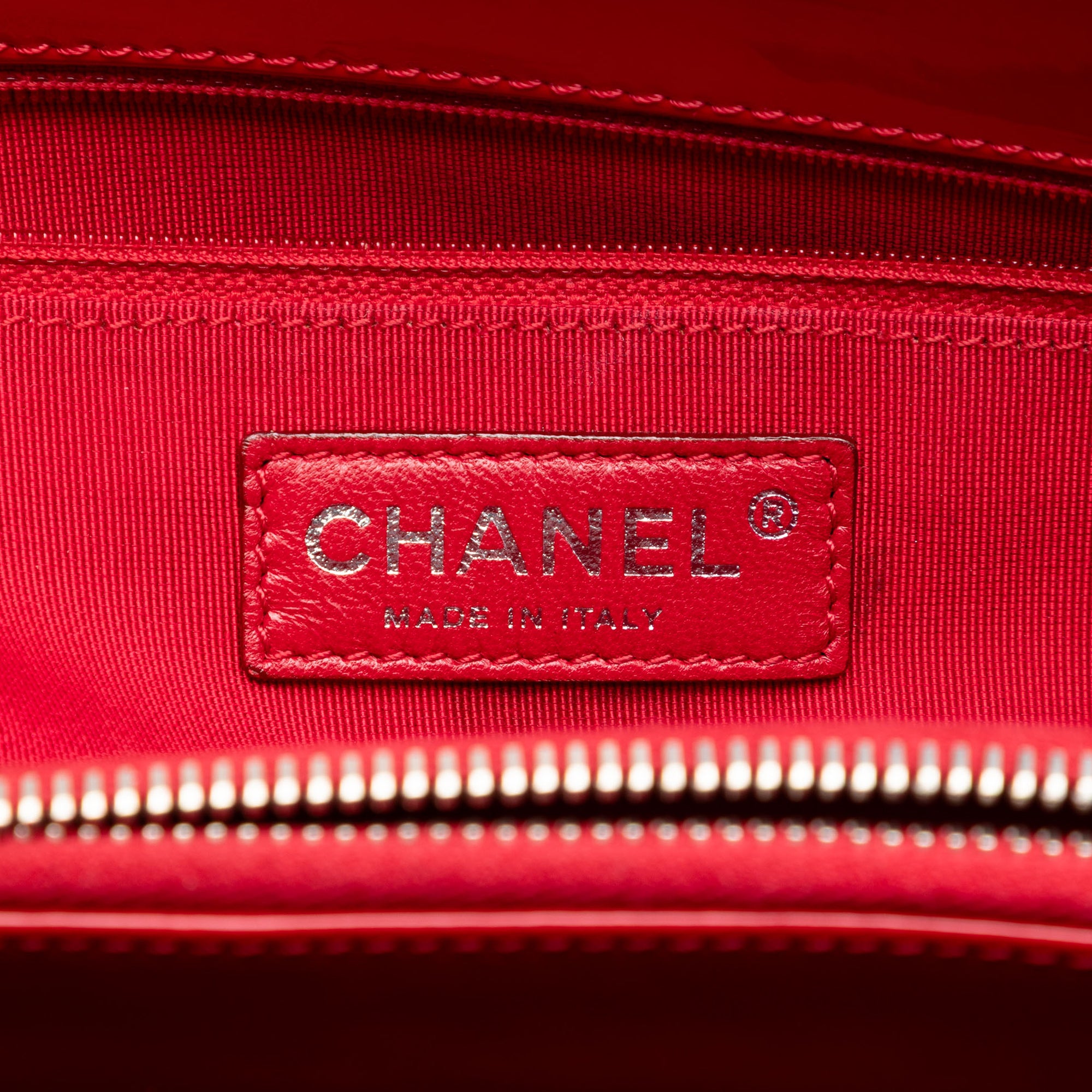 Patent Grand Shopping Tote - Image 5
