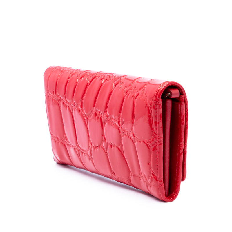Croc Embossed Patent Wallet On Chain - Image 2