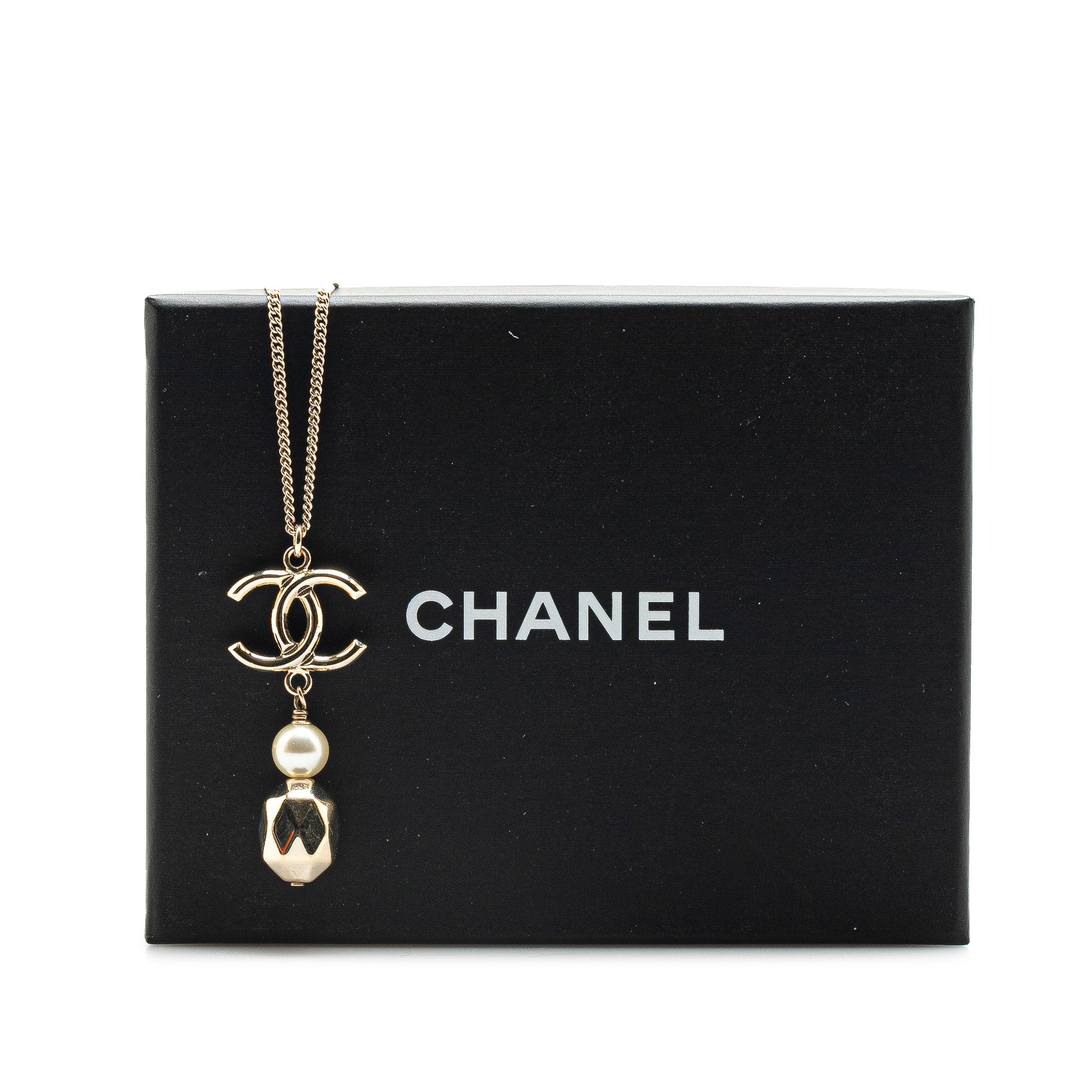 Gold Plated CC Faux Pearl Pendant Necklace - Image 5