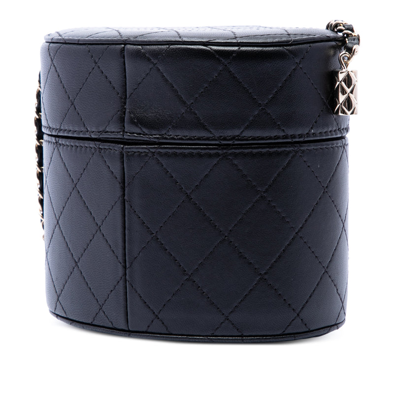 CC Quilted Lambskin Round Vanity Clutch With Chain - Image 2