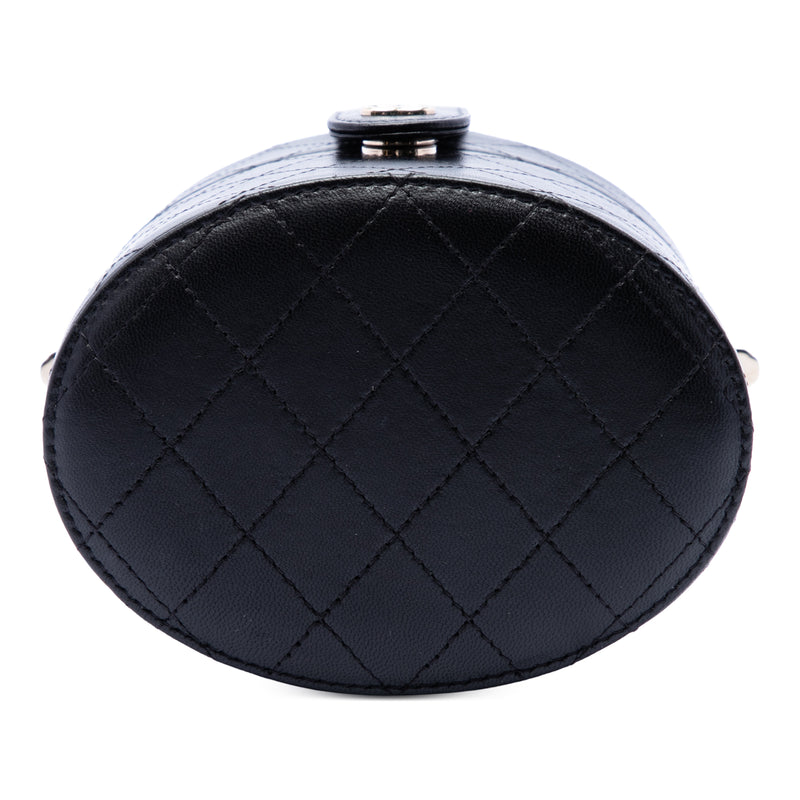 CC Quilted Lambskin Round Vanity Clutch With Chain - Image 3