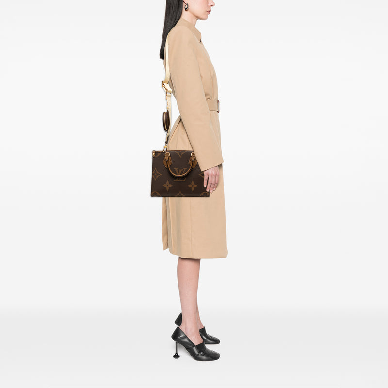 Monogram Reverse Giant OnTheGo PM - Image 6
