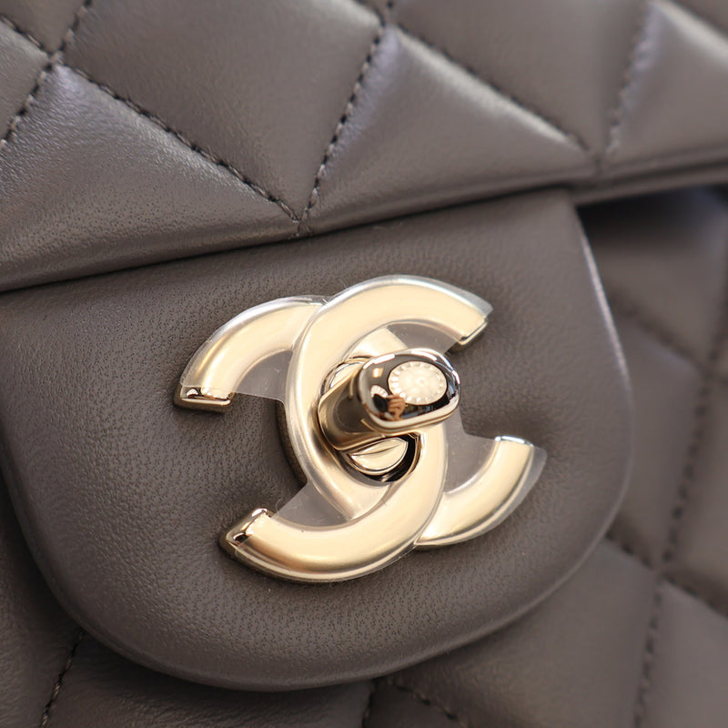 Medium Classic Lambskin Double Flap - Image 8