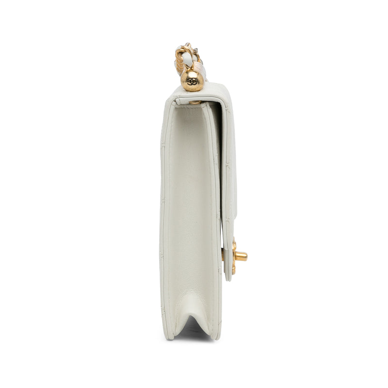 Small Chic Pearls Flap - Image 4