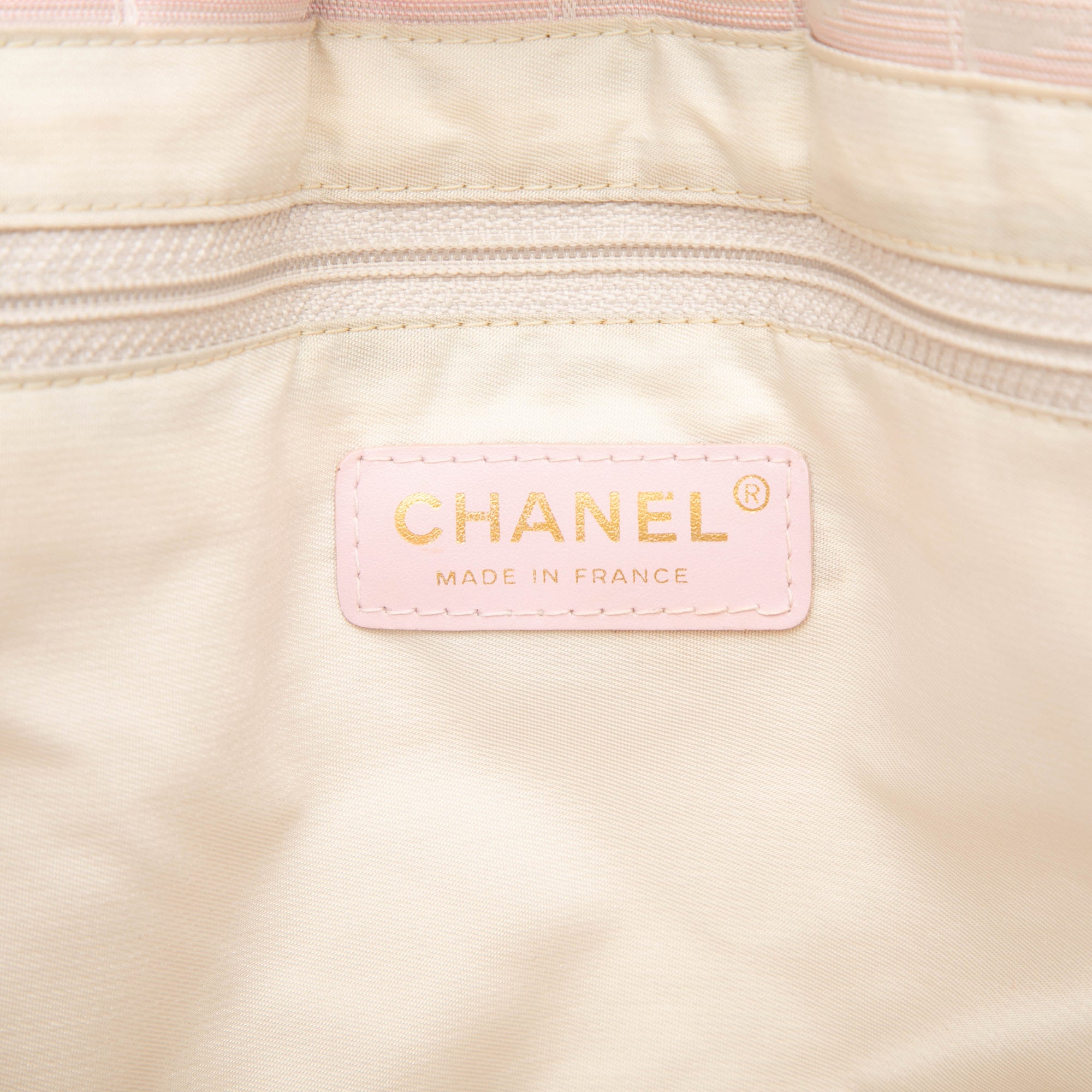 New Travel Line Nylon Tote - Image 5