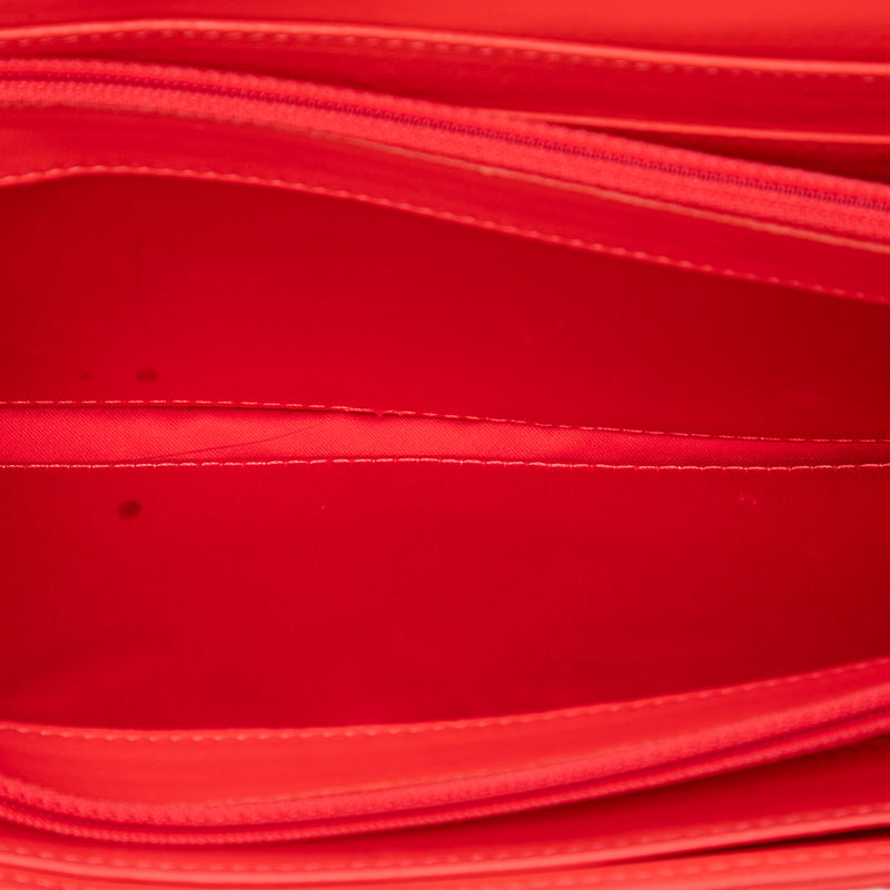 CC Quilted Lambskin Ultimate Stitch Wallet On Chain - Image 4