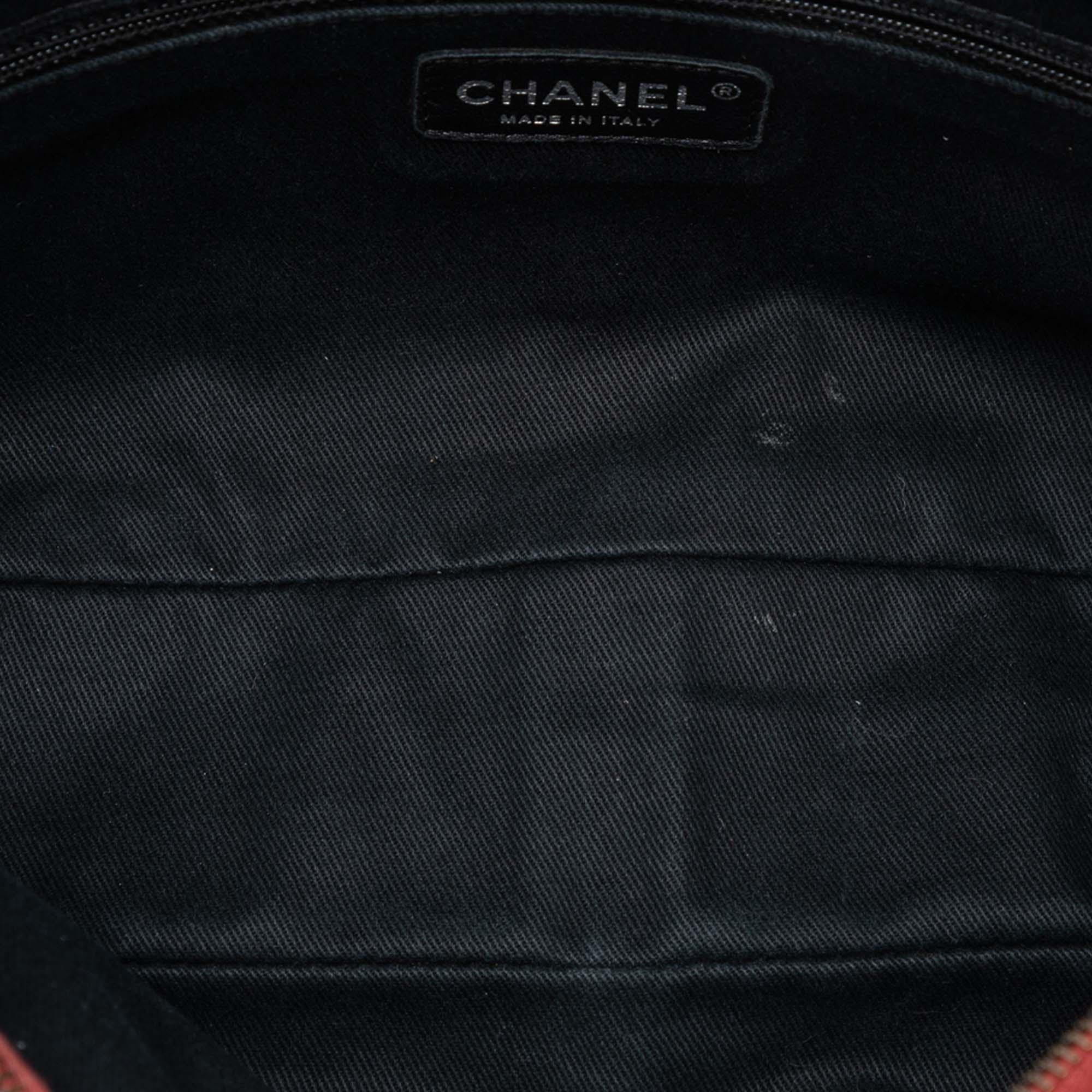 Jumbo Quilted Iridescent Caviar Easy Flap - Image 5