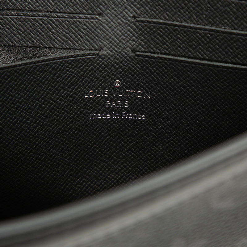 Monogram Eclipse Pochette Voyage MM - Image 5