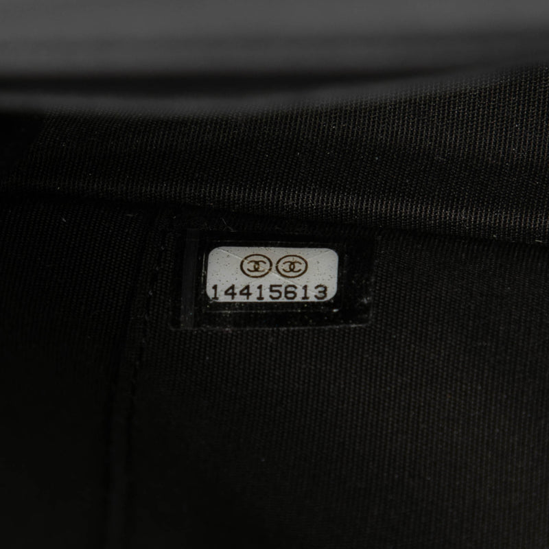 CC Patent Compact Wallet On Chain - Image 6