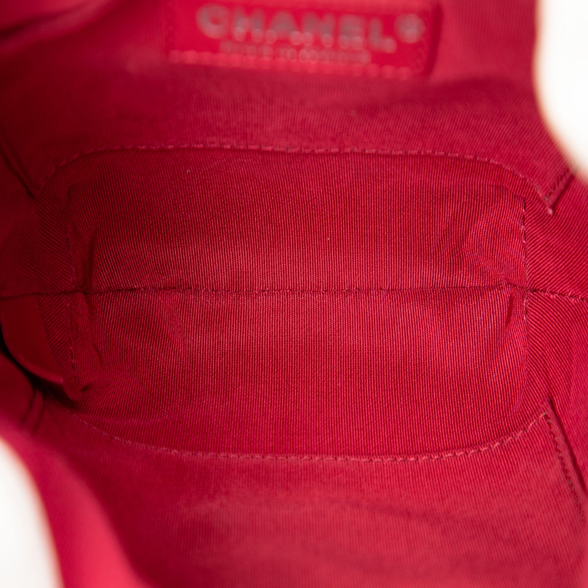 Small Bicolor Quilted Calfskin Gabrielle Bucket Bag - Image 4
