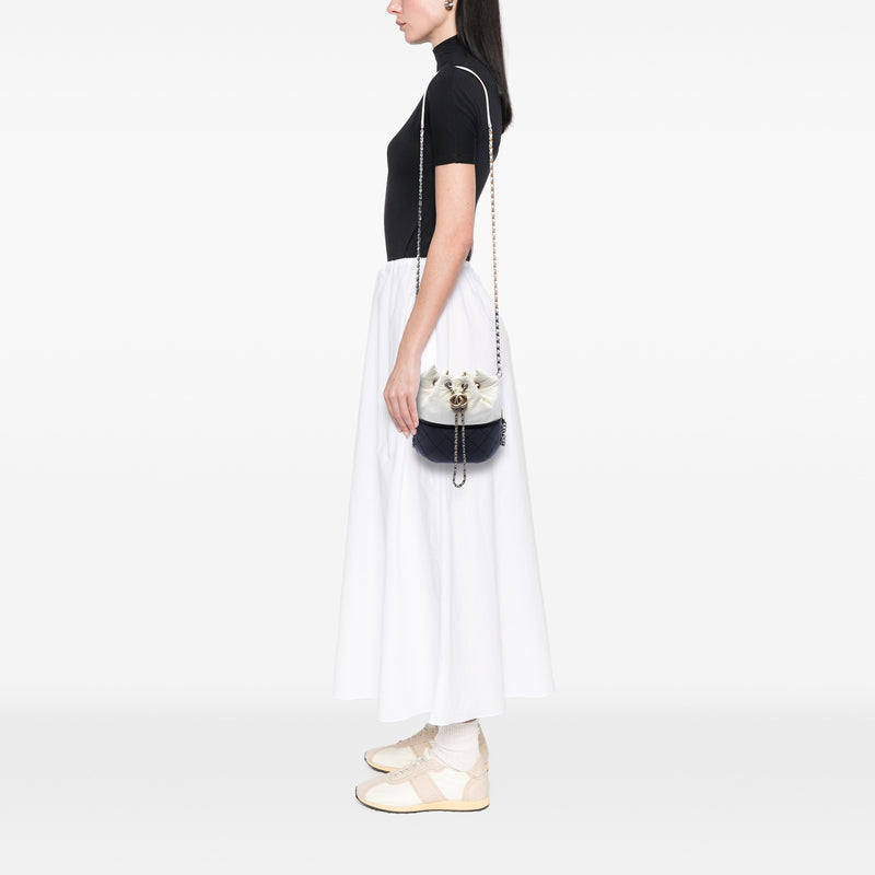 Small Bicolor Quilted Calfskin Gabrielle Bucket Bag - Image 6
