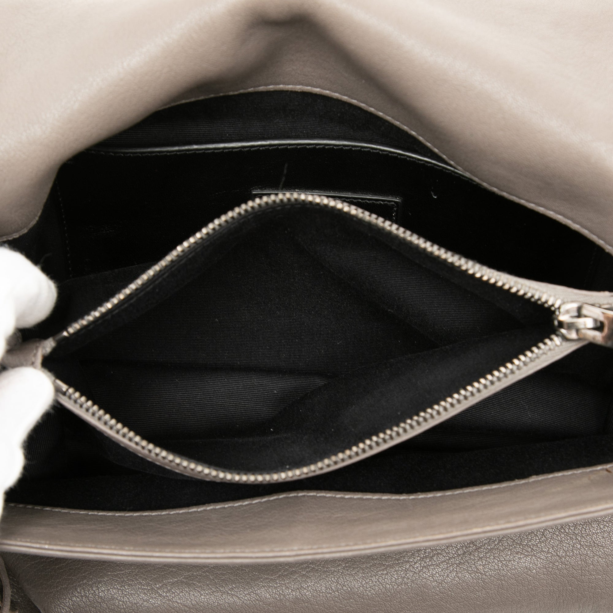 Medium Grain De Poudre West Hollywood Crossbody - Image 4