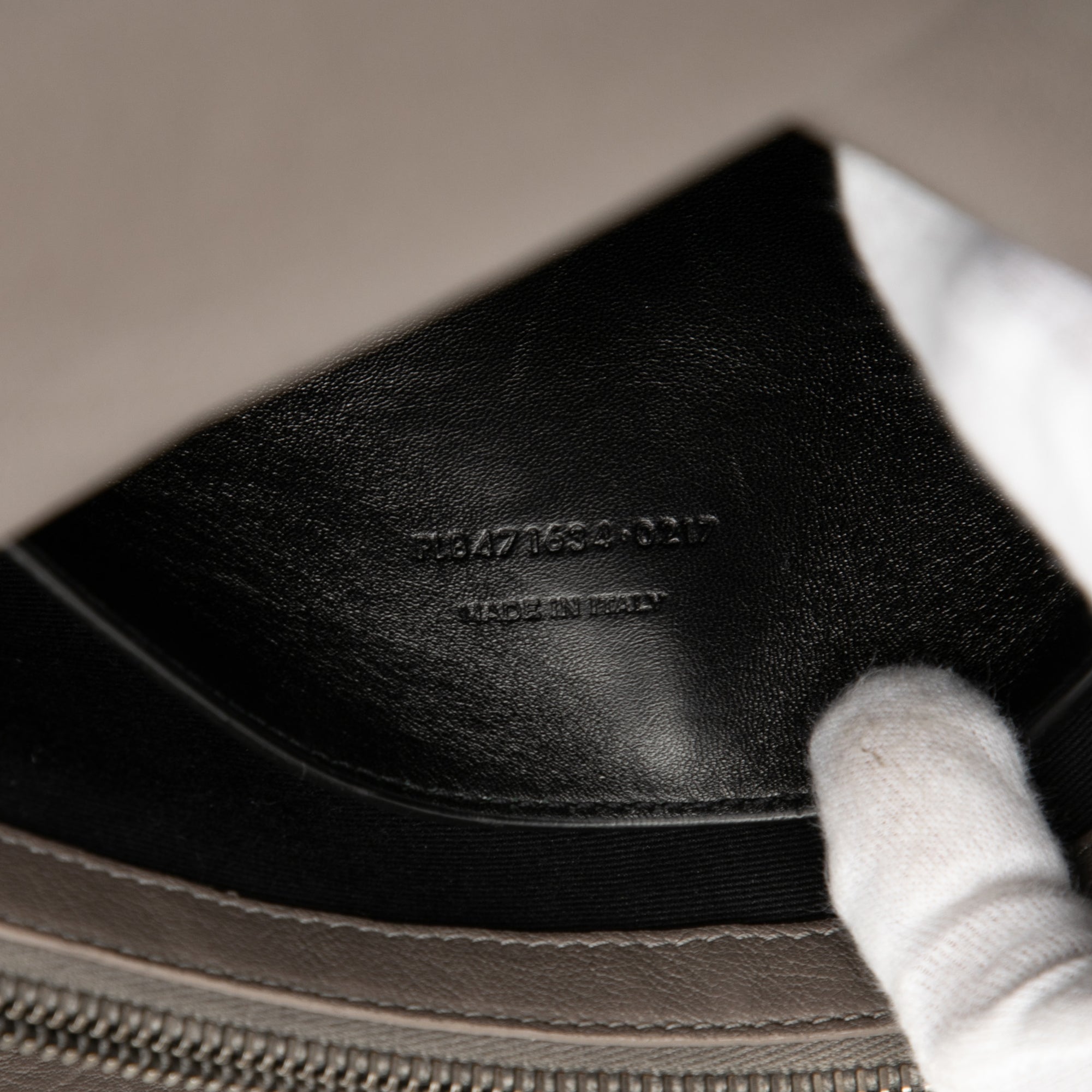 Medium Grain De Poudre West Hollywood Crossbody - Image 6