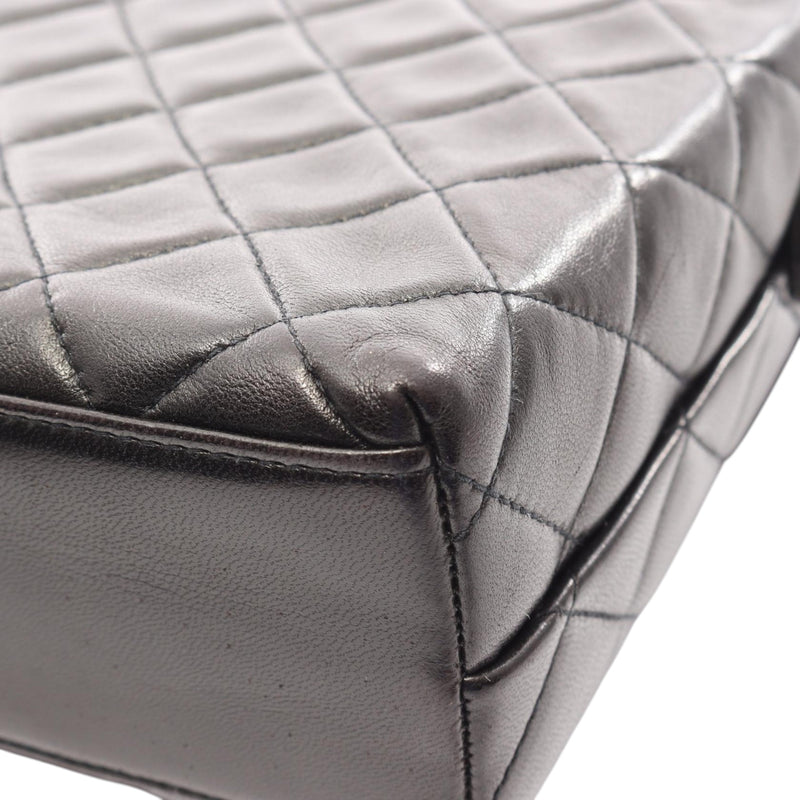 CC Quilted Lambskin Shoulder Bag - Image 12