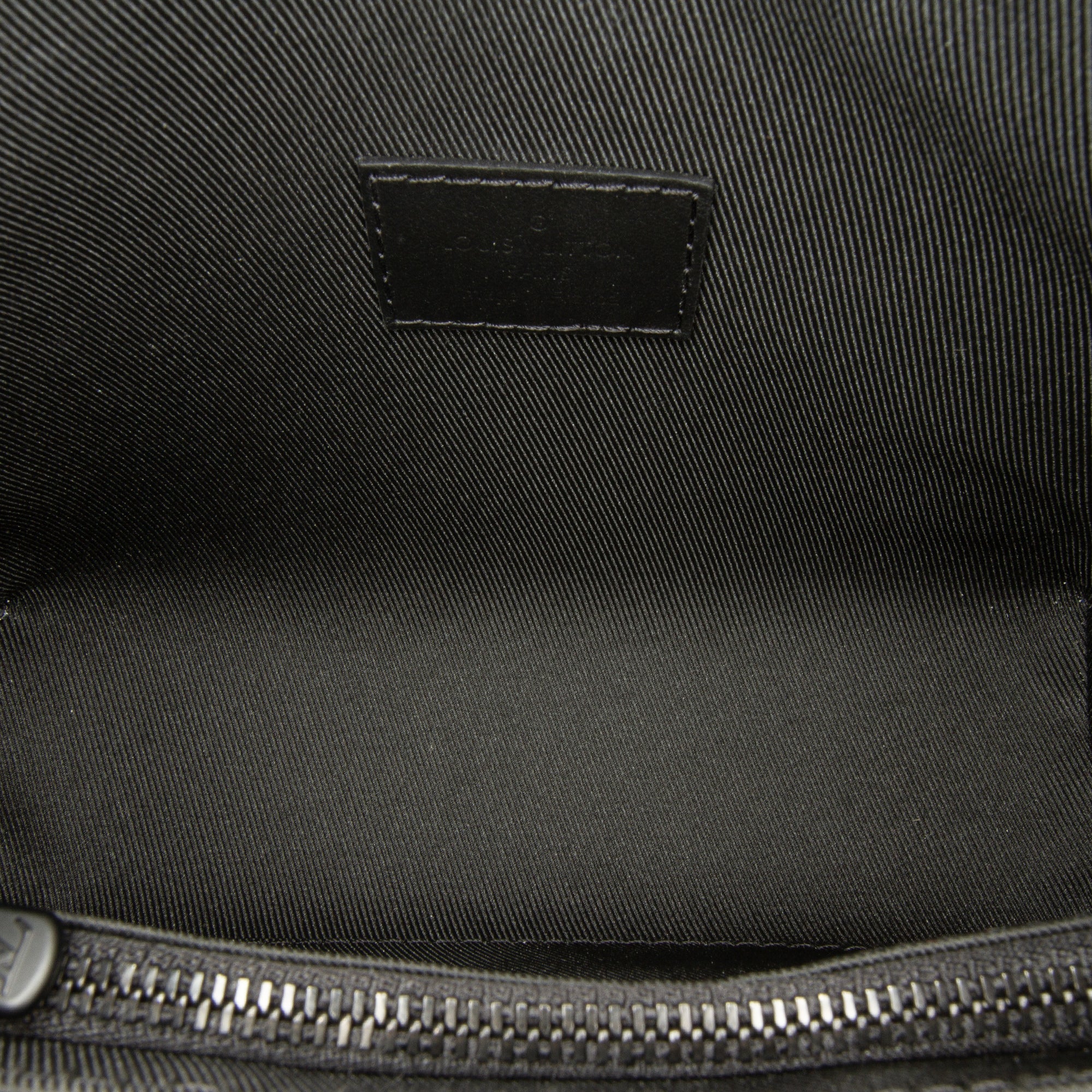 Monogram Taurillon Steamer Wearable Wallet - Image 6