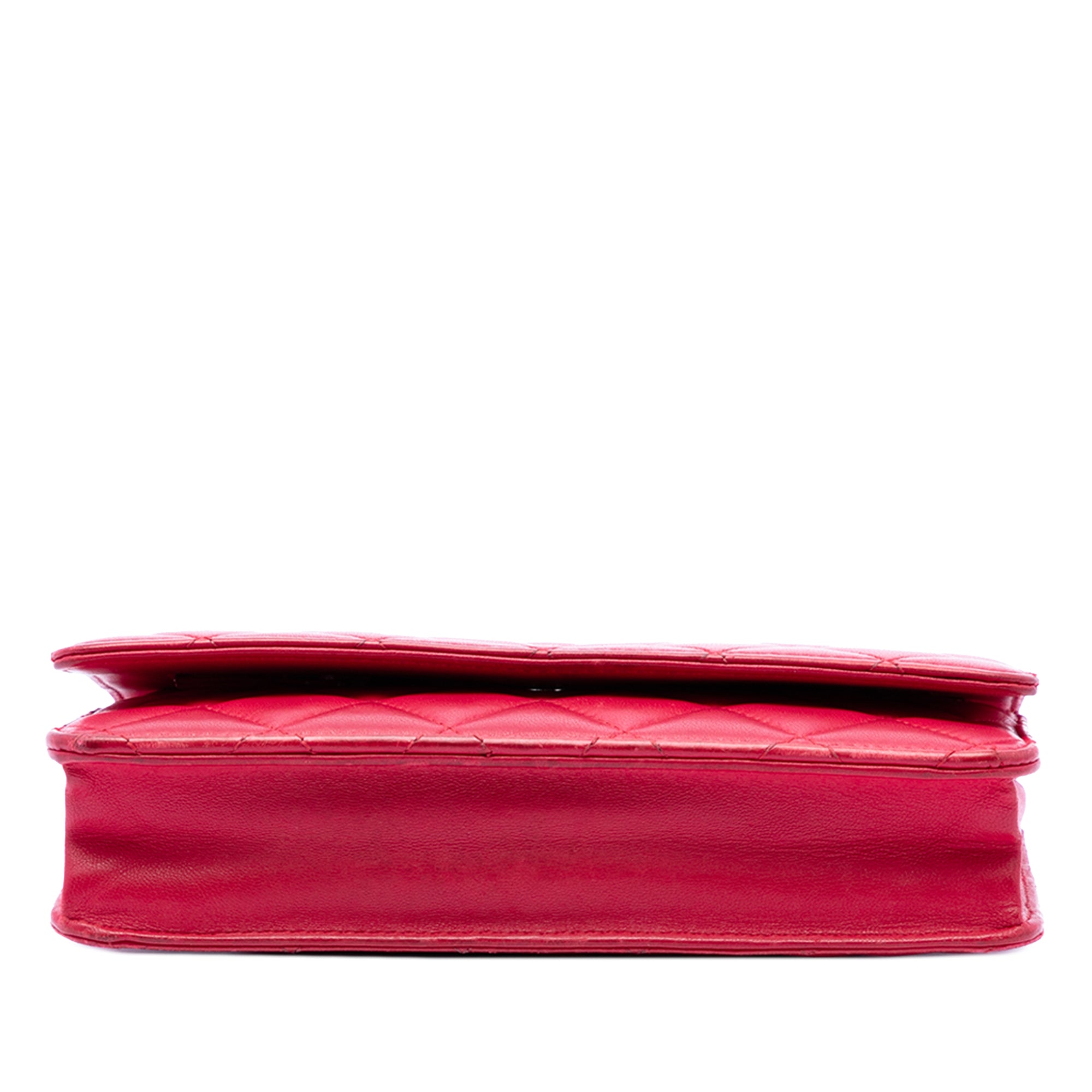 CC Quilted Lambskin Wallet on Chain - Image 3