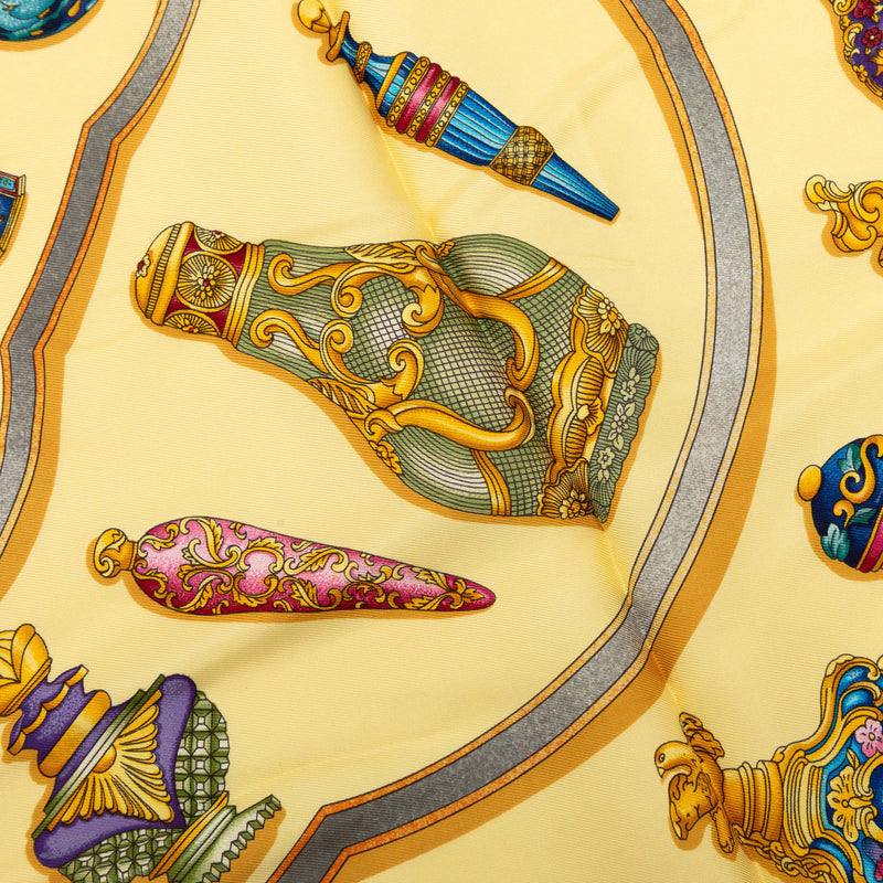 Qu Importe Le Flacon Silk Scarf 90 - Image 3