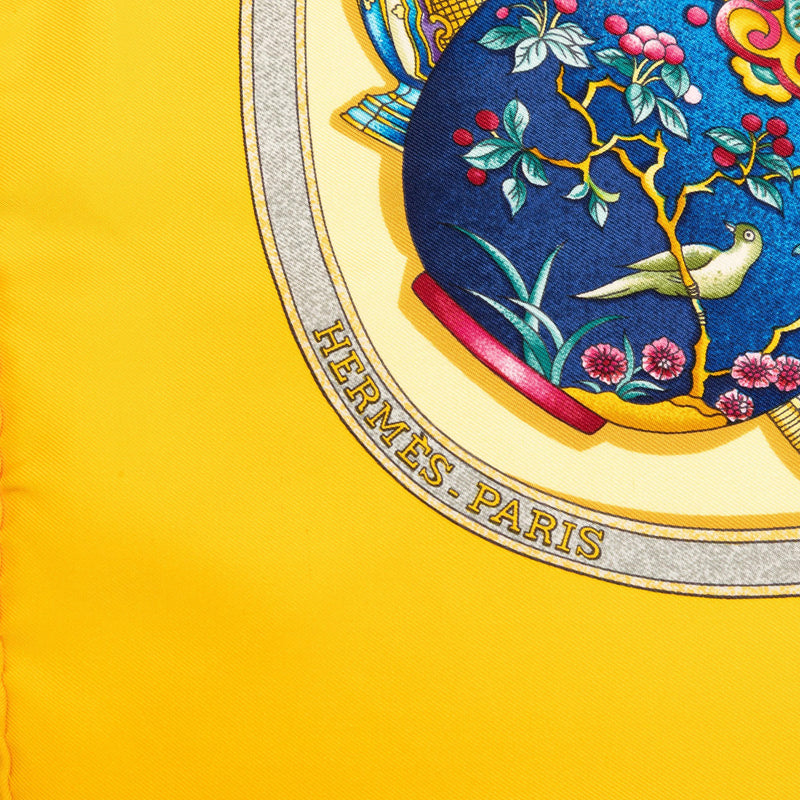 Qu Importe Le Flacon Silk Scarf 90 - Image 4
