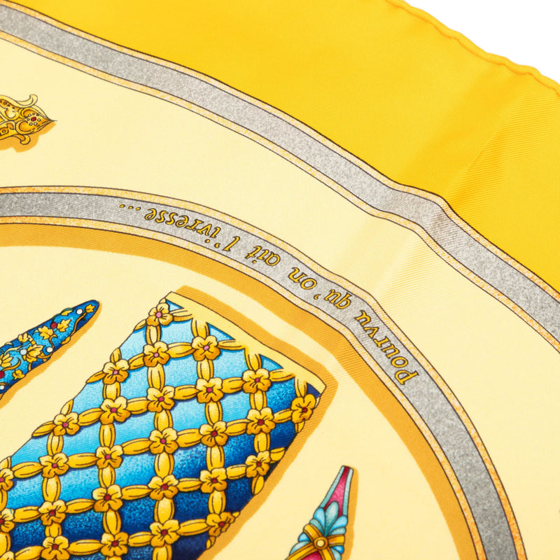 Qu Importe Le Flacon Silk Scarf 90 - Image 5