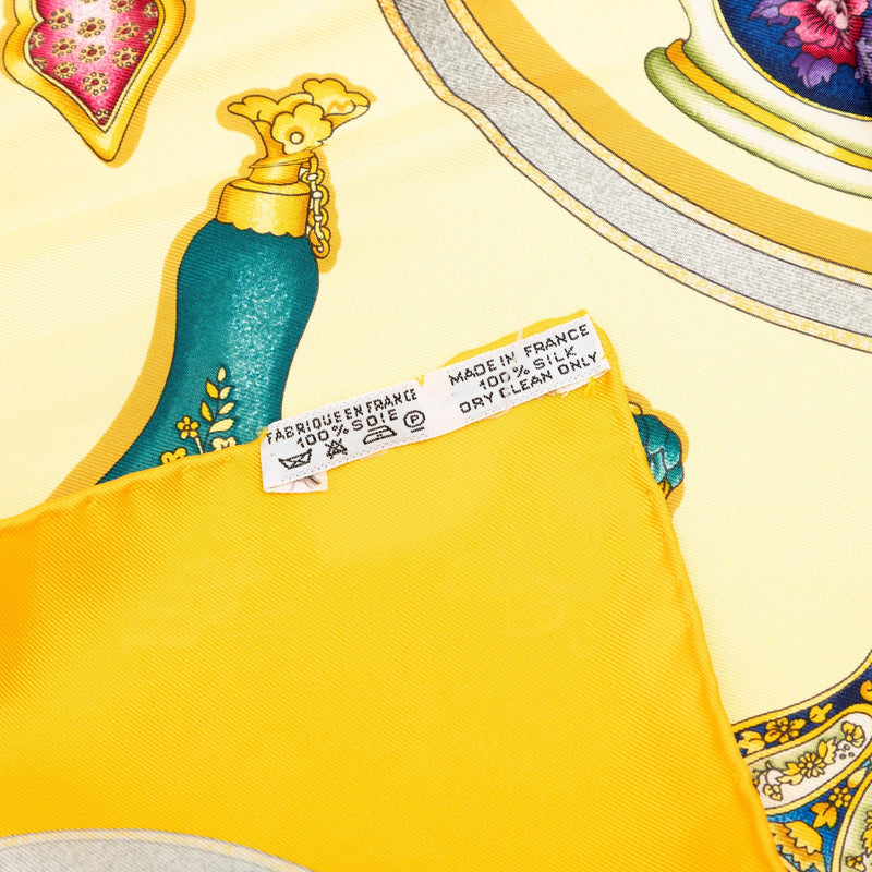 Qu Importe Le Flacon Silk Scarf 90 - Image 7
