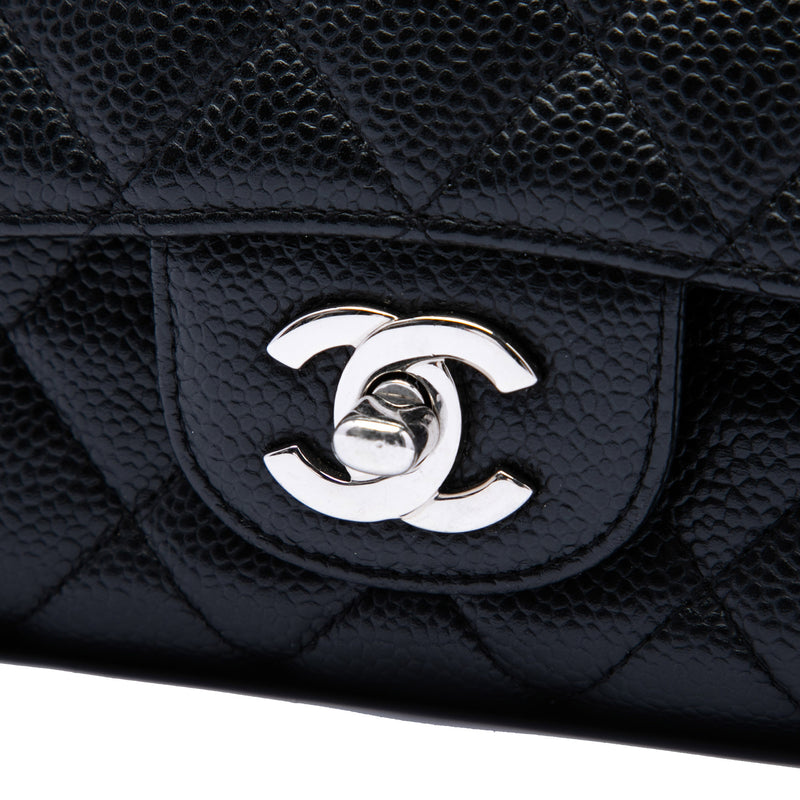 Medium Classic Caviar Double Flap - Image 5