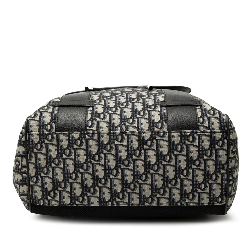 Oblique Canvas Essential Backpack - Image 3
