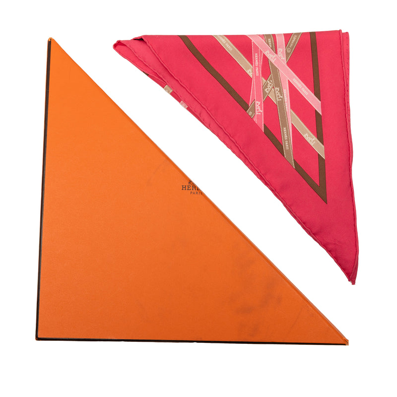 Bolduc Silk Pointu Triangle Scarf 90 - Image 7