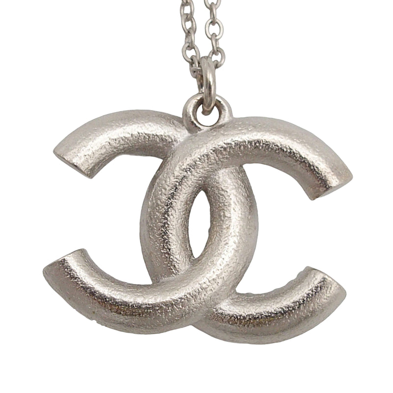 CC Brass Strass and Faux Pearl Pendant Necklace - Image 5