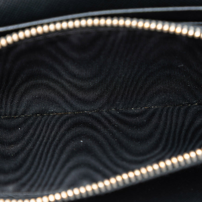Saffiano Wallet On Chain - Image 4