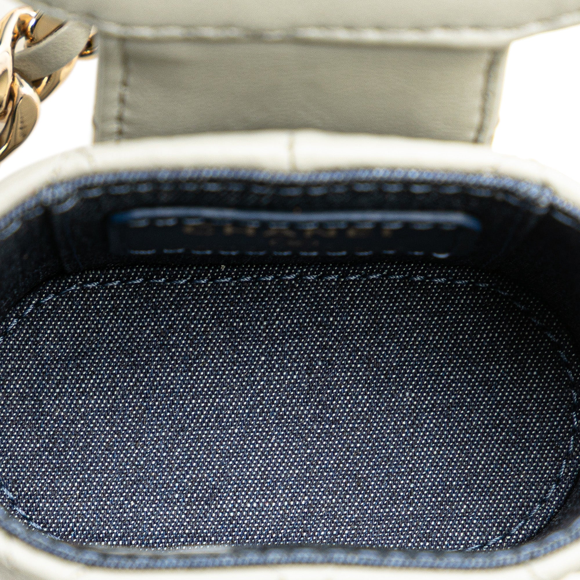 Mini Lambskin Elegant Chain Vanity Case - Image 4