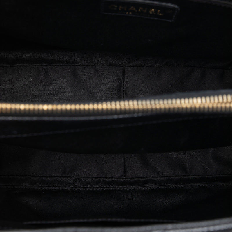 Caviar Grand Shopping Tote - Image 4