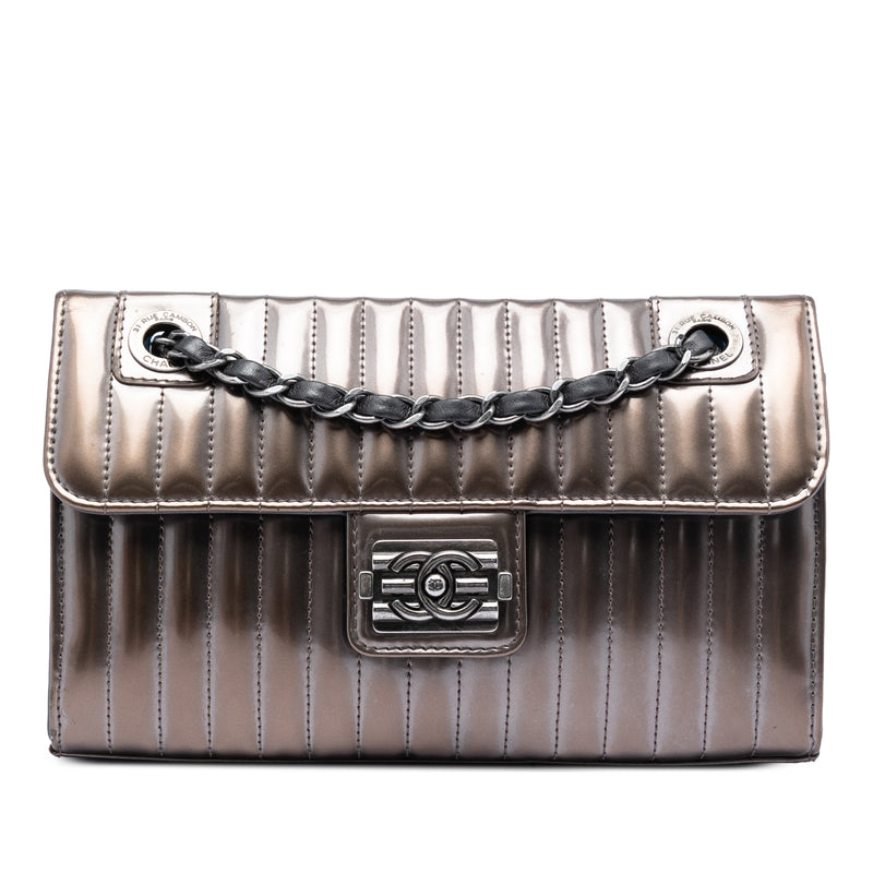 Small Vertical Quilted Patent Maharaja Express Flap