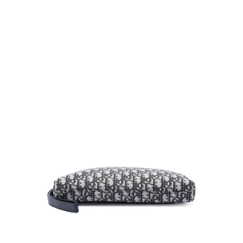 Oblique Canvas A4 Zipped Pouch - Image 3