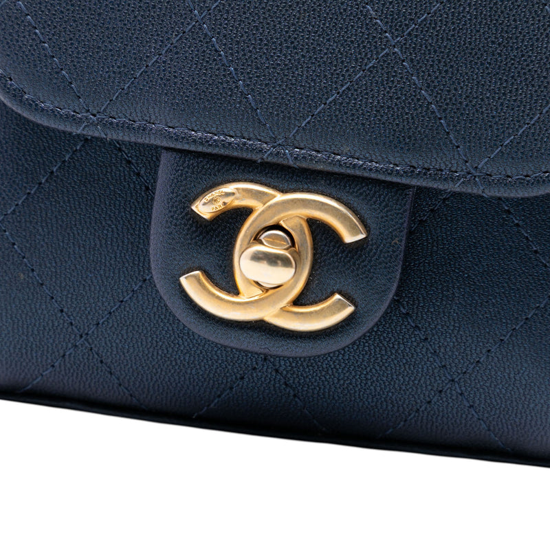 Mini Quilted Goatskin Vertical Chic Pearls Flap Clutch With Chain - Image 6