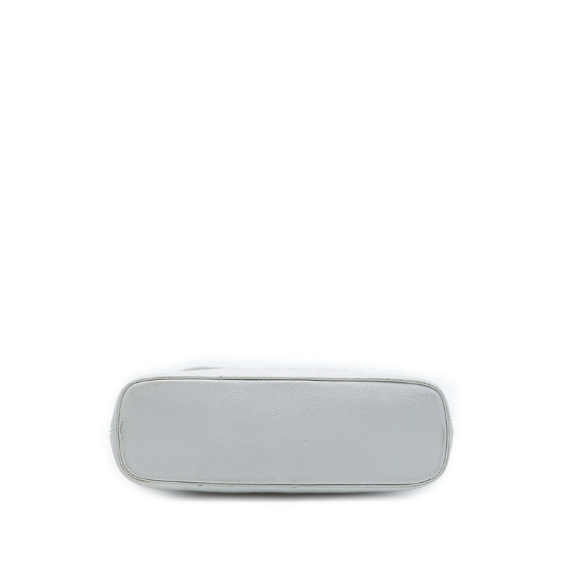 Caviar Logo Chain Shoulder Bag - Image 3