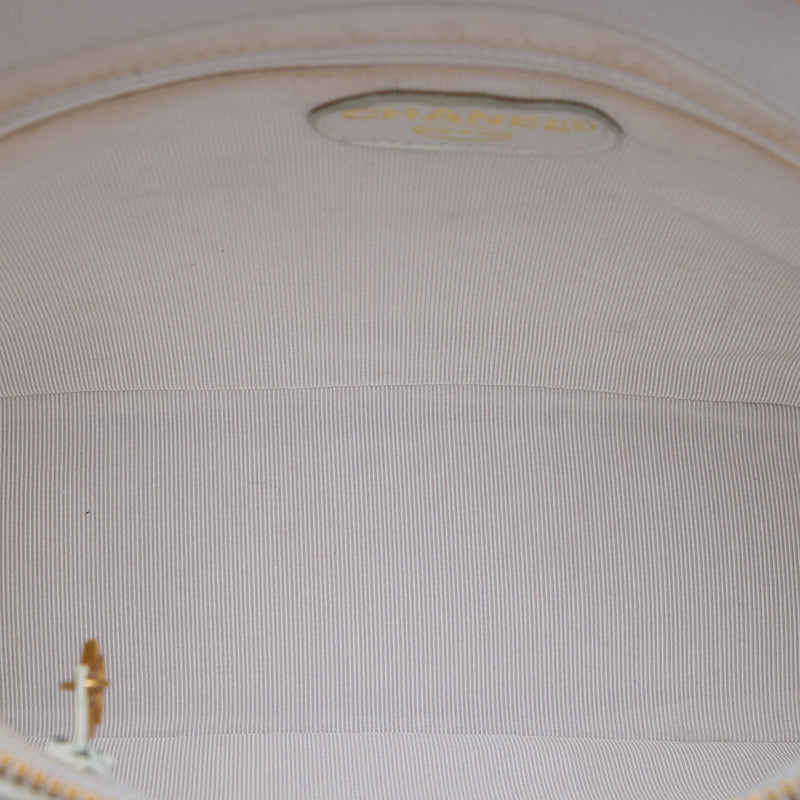 Caviar Logo Chain Shoulder Bag - Image 4