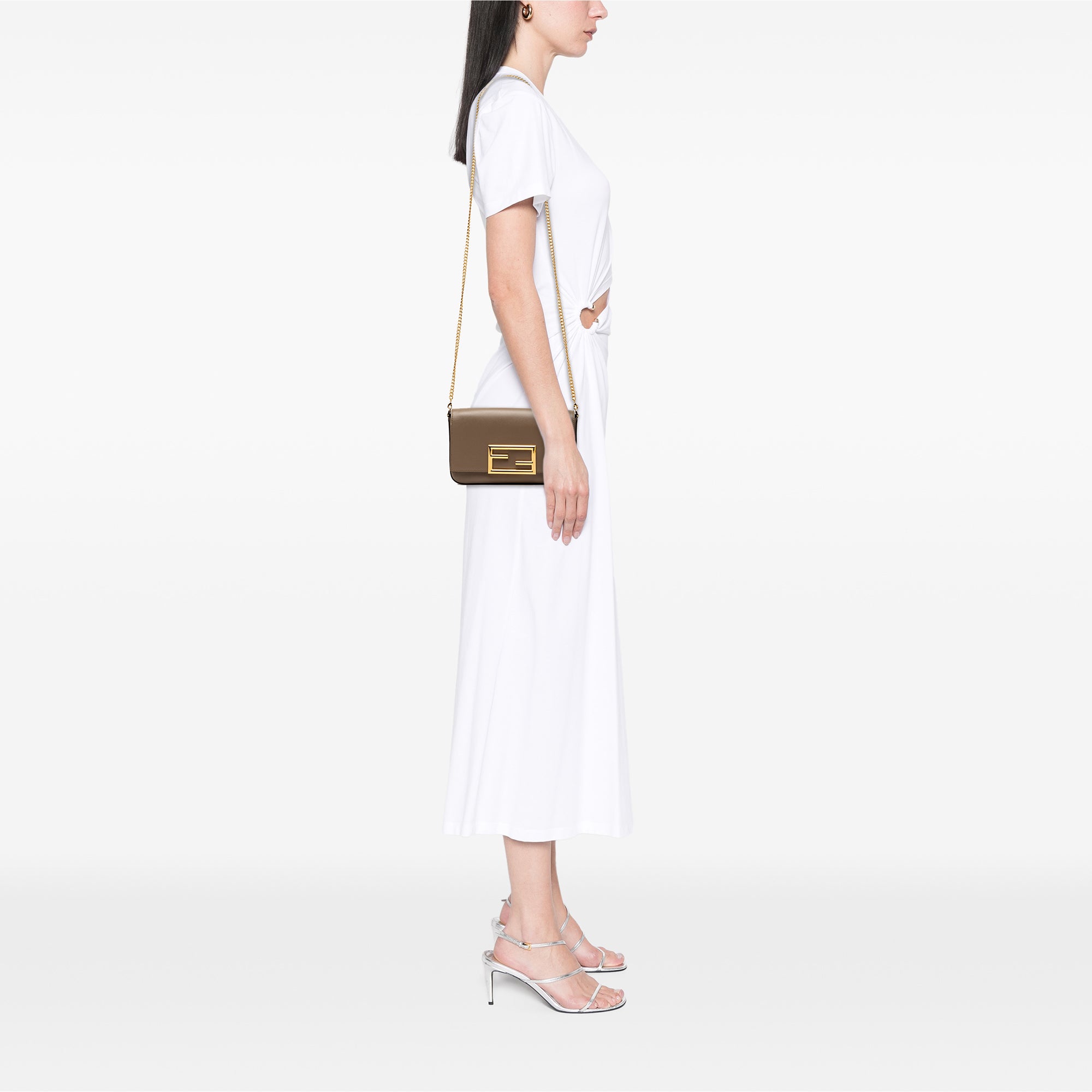 Smooth Calfskin Vitello Palmellato Wallet on Chain - Image 7