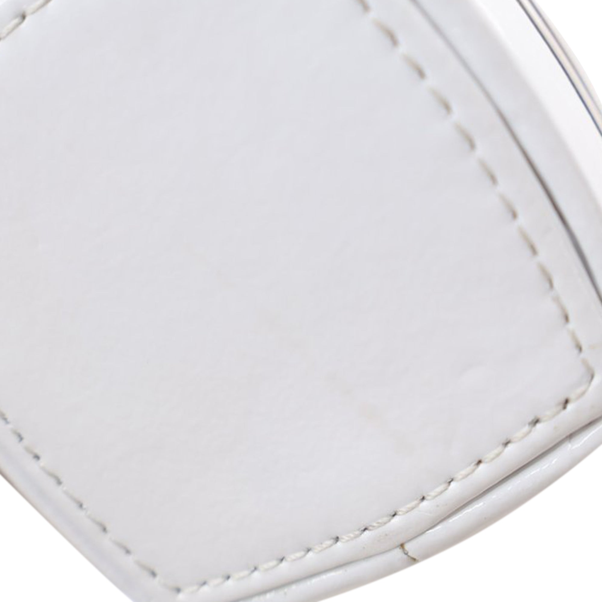 Patent Goatskin Make-Up Box Clutch With Chain - Image 11