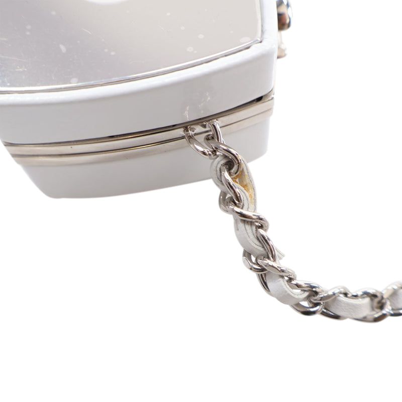 Patent Goatskin Make-Up Box Clutch With Chain - Image 12