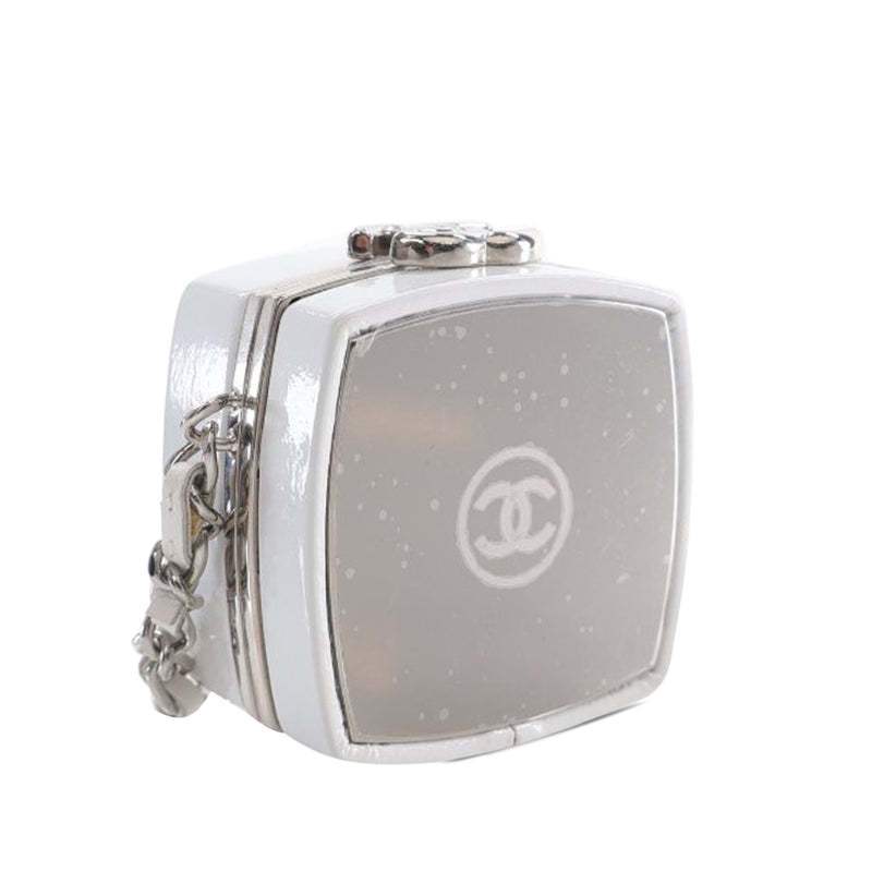 Patent Goatskin Make-Up Box Clutch With Chain - Image 2