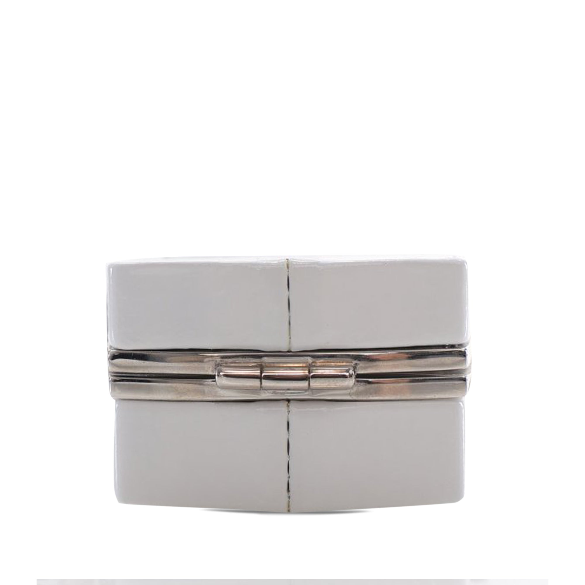 Patent Goatskin Make-Up Box Clutch With Chain - Image 4