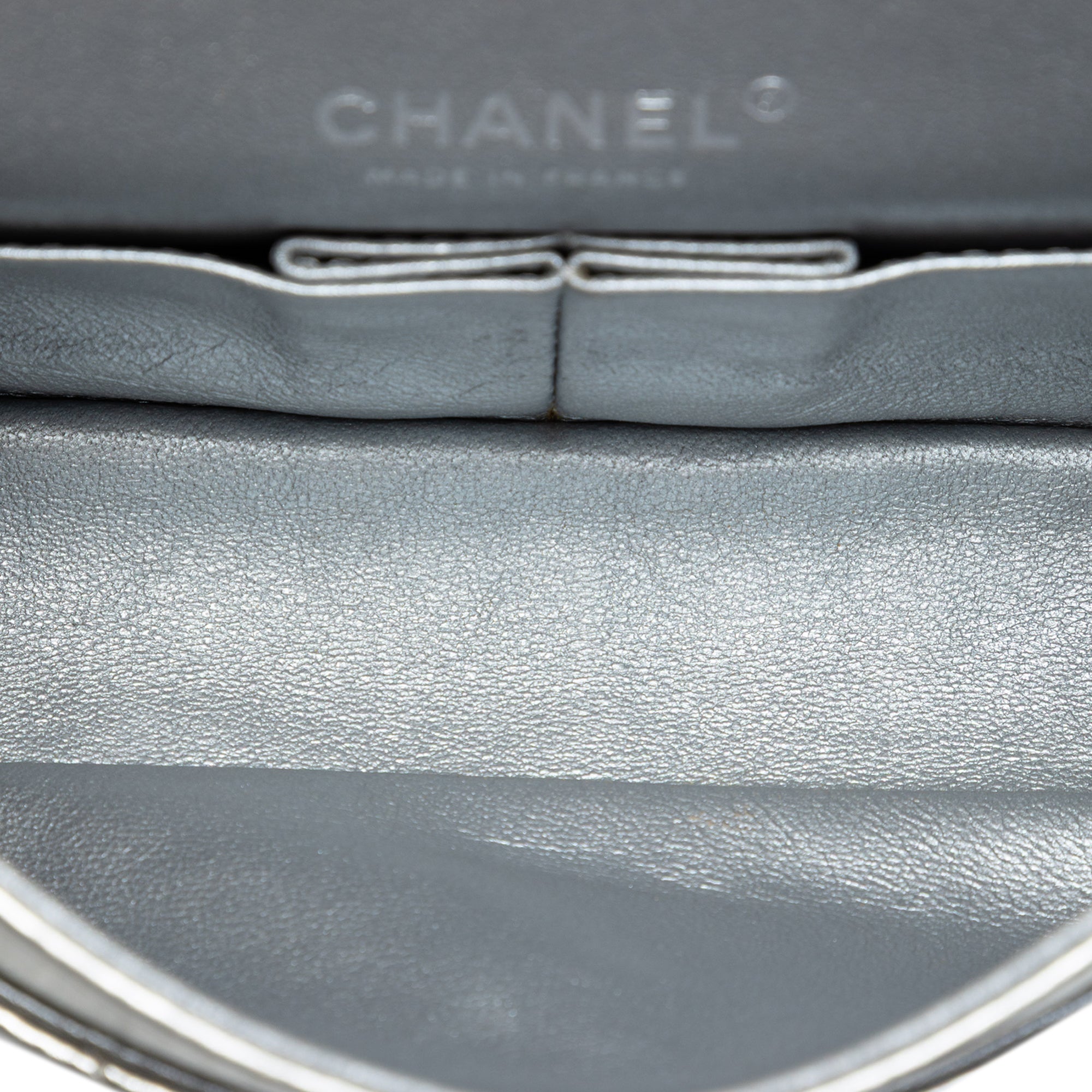 Metallic Aged Calfskin Reissue 2.55 Double Flap 225 - Image 4