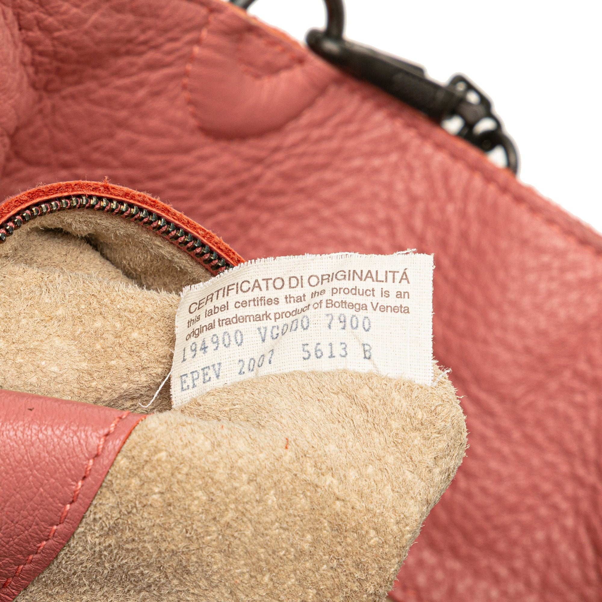 Small Intrecciato Trimmed Cervo Bucket Bag - Image 6