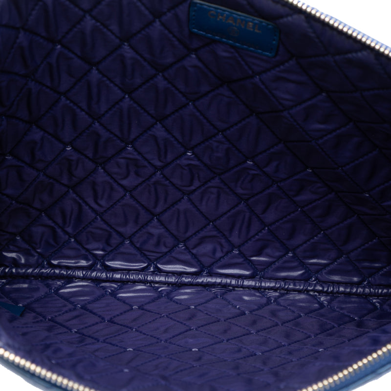 Large Bi Quilted Lambskin O Case Clutch - Image 4