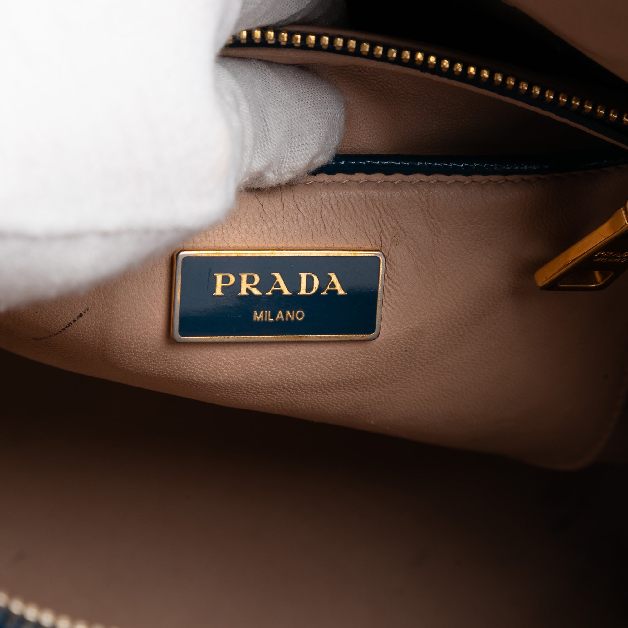 Medium Saffiano Vernice Promenade Satchel - Image 5