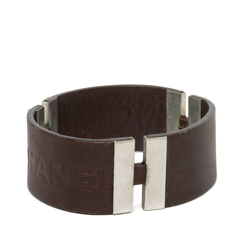 Debossed Leather and Brass Logo Cuff Bracelet - Image 2