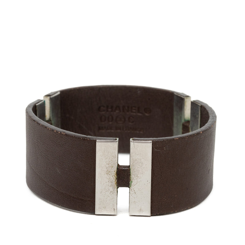 Debossed Leather and Brass Logo Cuff Bracelet - Image 3