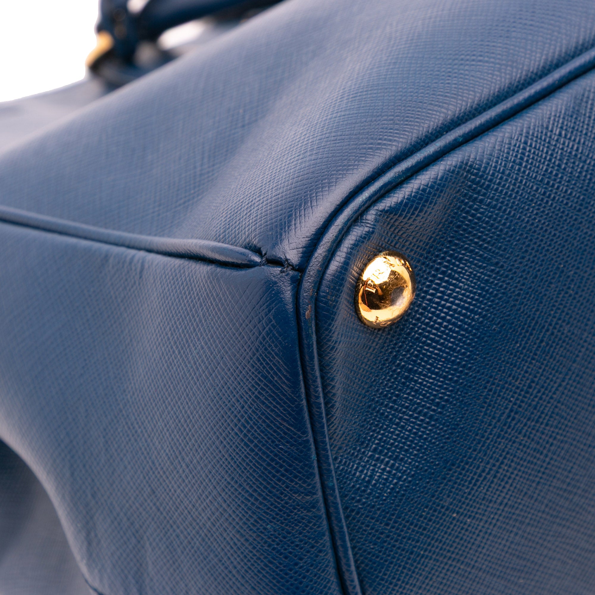 Large Saffiano Lux Galleria Double Zip Tote - Image 10