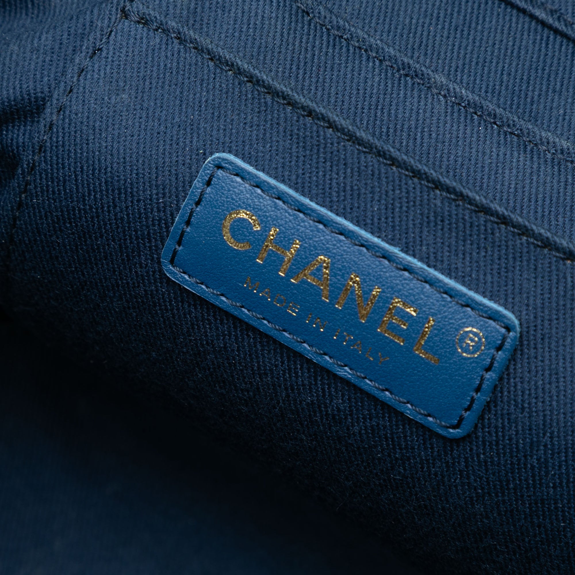 CC Quilted Denim Trip Vanity Case with Chain - Image 5